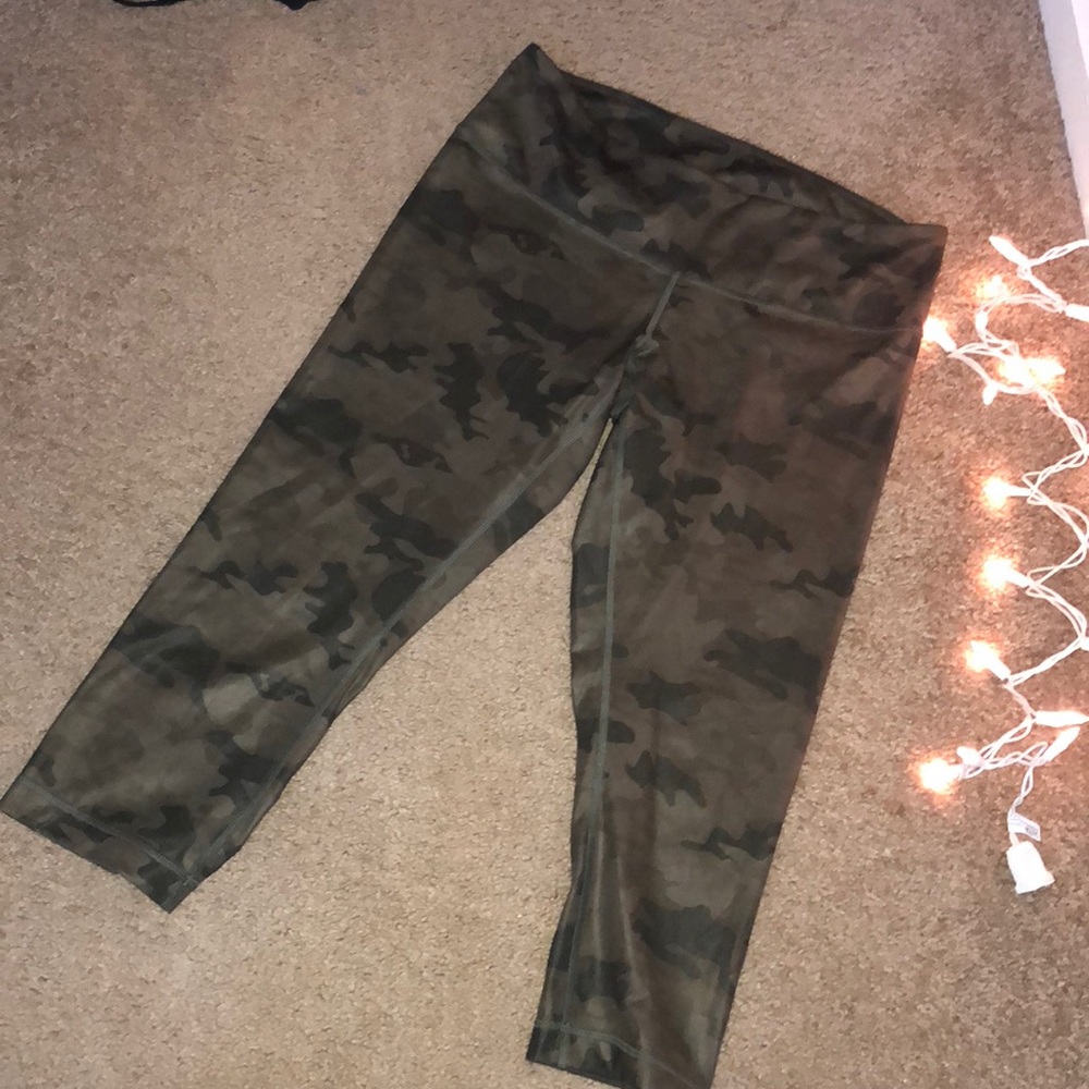 lululemon athletica camp crop leggings